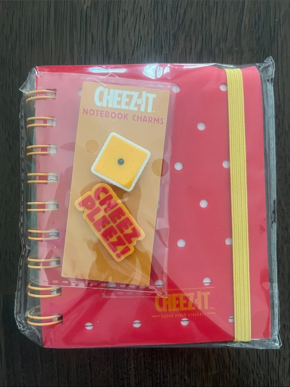Cheez It Stationary Set Cheez It Wobble Pen & Cheez It Notebook w/ 2 Charms NWT
